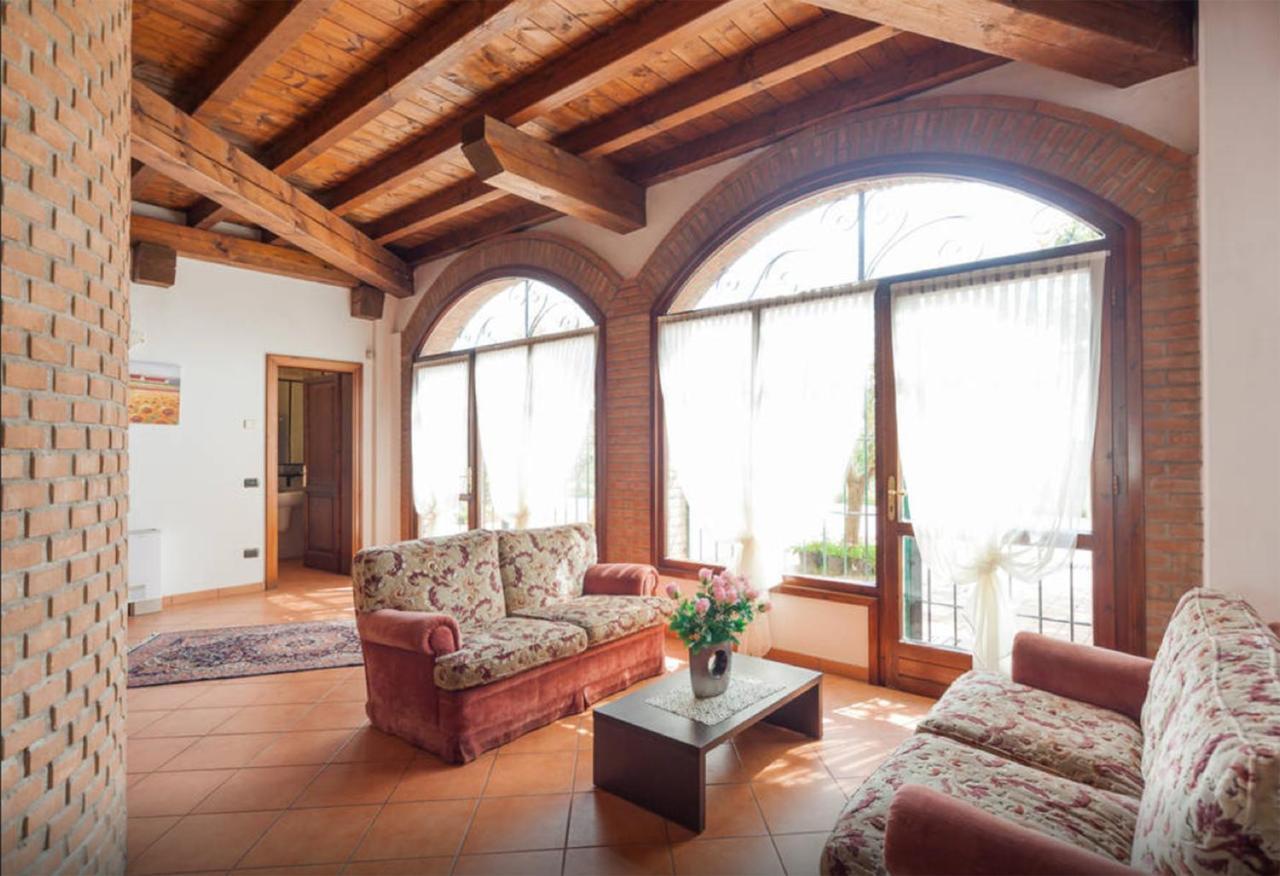 Cascina Tabachera X10 Country House Sirmione Garda Lake Pozzolengo Rum bild